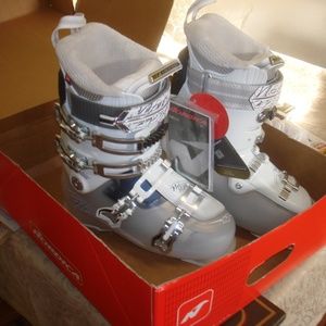 NWT Nordica Ski Boots